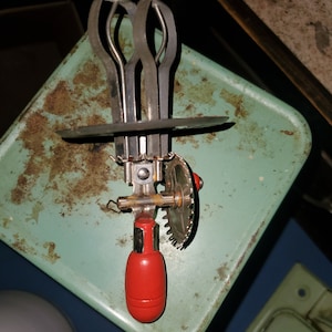 Pyrex measuring cup hand mixer 1930s