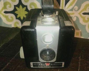 Cámara antigua Kodak Brownie Hawkeye con flash
