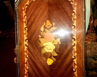 Rare Mid-Century Italian elegant Marquette inlaid wood floral tray with brass handles