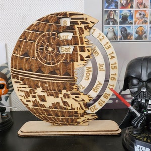 Zeitlich begrenzter Verkauf. DeathStar Immerwährender Kalender SVG, dxf, ai, lightburn lbrn2 Dateien. Digital Download, digitale Vektordatei SVG-Designs.