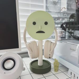 Green Dude Headphone Stand | Gamer Headphones |  3D Printed Headstand | Smiski Inspired | Gift for Gamers