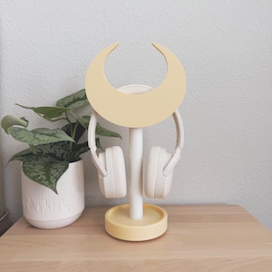 3D Printed Crescent Moon Headphone Stand: Celestial Gamer Desk Decor