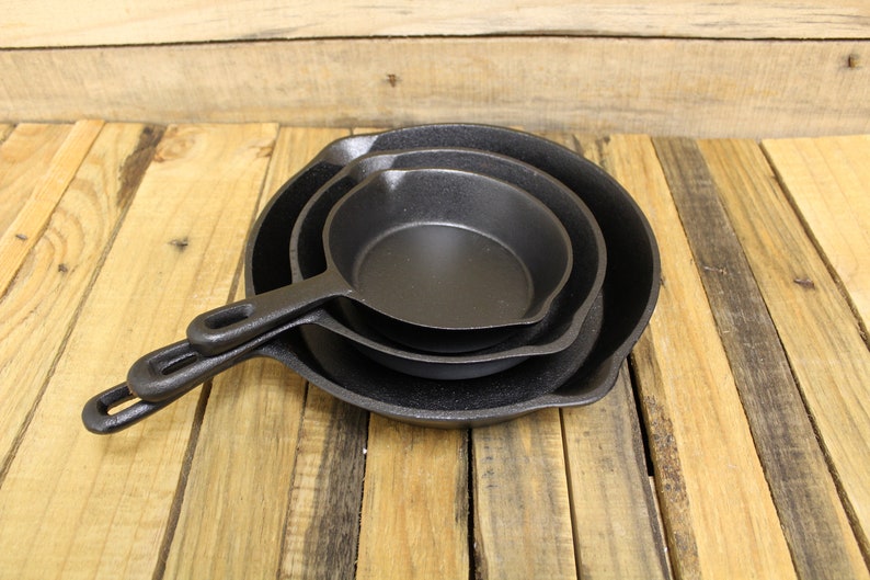 3 Piece Round Cast Iron Skillet Set