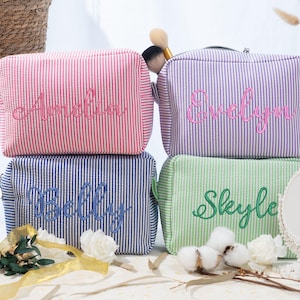 Gestickte Seersucker Make-up-Tasche, Brautjungfer Clutch Make-up-Tasche, Reise-Make-up-Taschen, Benutzerdefinierte Kosmetiktaschen, Brautjungfer Geschenke, Strand-Brautparty
