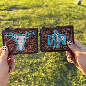 Cartera con llavero Longhorn / Cartera de piel de vaca Thunderbird / Tarjetero / Regalo de Navidad / Cartera NFR / Regalo para ella / Monedero