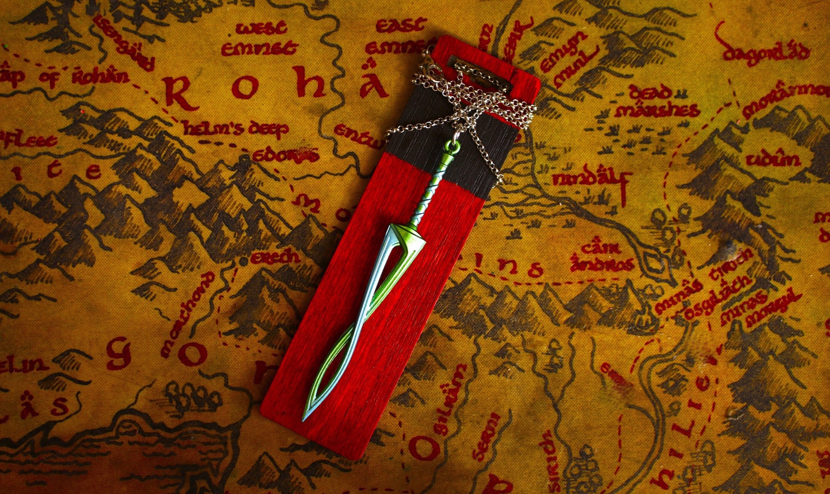 The Fierce Deity - Fantasy necklace with the Fierce Deity Sword pendant., image size:2796x1666