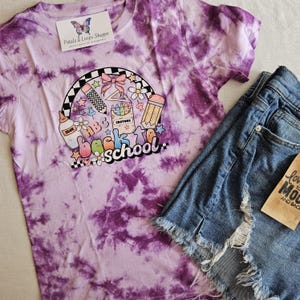 Koszulka dziecięca z nadrukiem tie-dye z powrotem do szkoły
