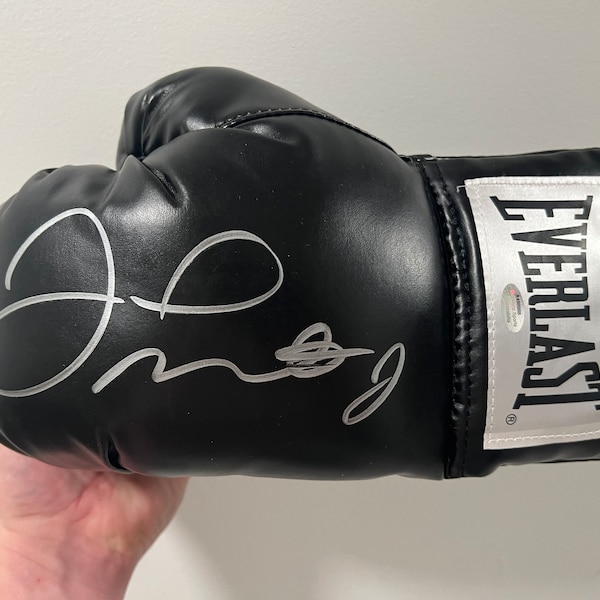 Floyd Mayweather Jr. Signed Everlast Boxing Glove