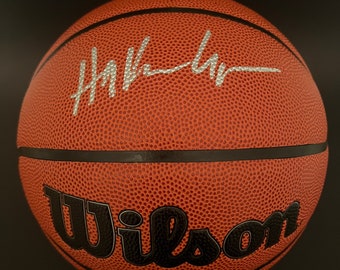 Hakeem Olajuwon Autographed basketball (Beckett)