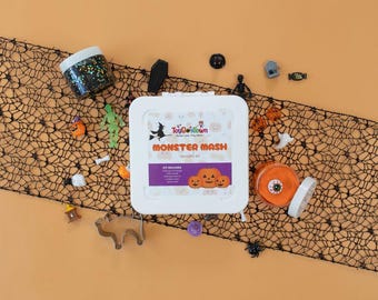 Halloween Play Dough Spooky Fun Sensory Kit for Kids Ages 3 and Up , Cognitive Sensory Play, Sensory Toys For Kids