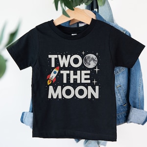 Zwei der Mond Geburtstag Shirt, Familie Geburtstag Shirts, Jungen Raum Geburtstagsparty, zwei der Mond Kleinkind T-Shirt, Geburtstagskind T-Shirt, Weltraum-Thema