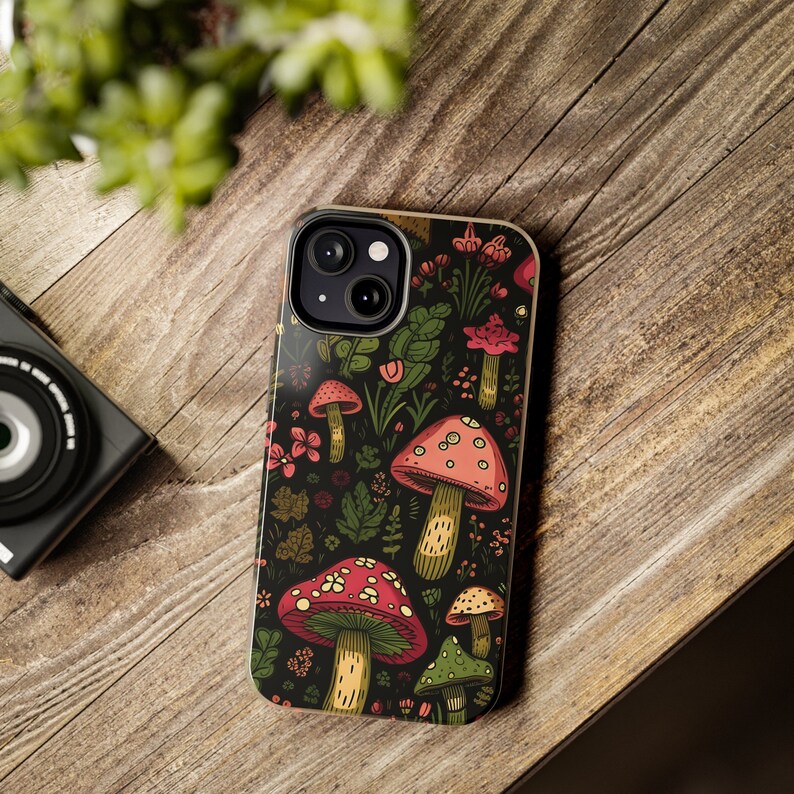 Pilz und Blumen iPhone Hüllen, Blumendruck, iPhone Hülle mit Blumendruck, Botanische iPhone Hüllen, Cottagecore iPhone Hülle, Niedliche iPhone Hüllen Bild 9