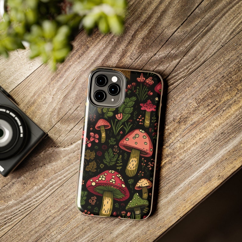 Pilz und Blumen iPhone Hüllen, Blumendruck, iPhone Hülle mit Blumendruck, Botanische iPhone Hüllen, Cottagecore iPhone Hülle, Niedliche iPhone Hüllen Bild 7