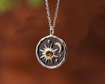 Collana con fascino, Collana solare, Collana sole e luna, Collana delicata, Gioielli fatti a mano, Collana lunare, Stella sole lunare, Collana per donne