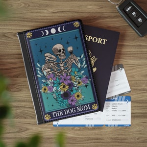 ゴス タロットカード THE DOG MOM パスポートカバー ビーガン パスポートケース ゴシック 搭乗券 旅行 魔女 パスポートホルダー 魔術 旅行