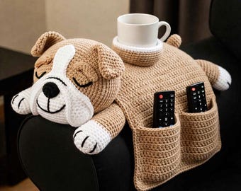 Häkelanleitung für einen Sofa-Armlehnen-Organizer in Dackelform | Amigurumi-Hunde-Couch-Organizer | Fernbedienungs- und Getränkehalter | Häkelanleitung für einen Dackel (PDF)