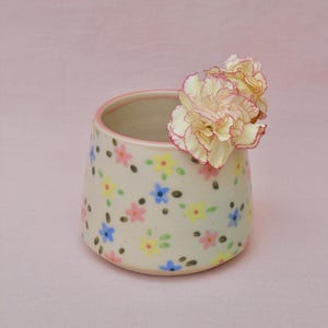 Breezy Floral Cup / Ceramic mug / Ceramic cup / Handmade mug / Flower art / Flower mug / Ceramic Dinnerware / Ceramic homeware / Mug