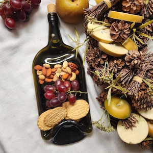 Plato grande plano de vidrio marrón hecho a mano