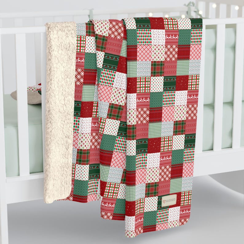 Weihnachtliche Patchwork Sherpa Fleece-Decke | Omaschick | Patchwork Quilt Inspiriert | Grün und Rot Farbe Decke werfen | Für Ihr Geschenk Bild 1