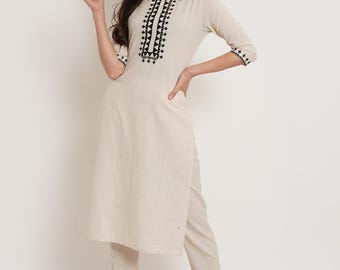 Besticktes Baumwoll-Kurta-Hosenset - Brownverse Women's Ethnic Dress