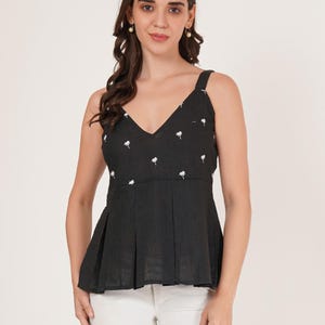 Pure Cotton Women Embroidered Sleeveless Top, Jeans Top, Short Kurtis
