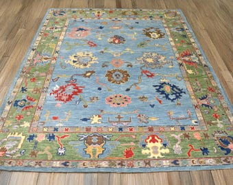 Handgeknüpfter Oushak-Wollteppich in den Farben Oliv, Vintage Design