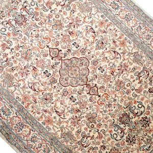 Tappeto persiano in seta fatto a mano: tappeto vintage firmato, tappeto color bronzo verde acqua (3&#39;3&quot;x5&#39;0&quot;)