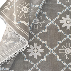 Grey Oushak Rug: Hand-Knotted Wool, Turkish Design