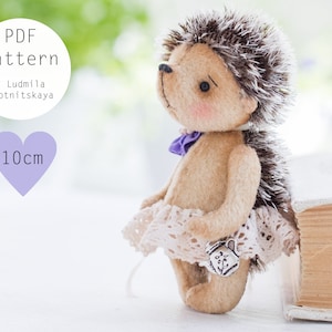 Miniature hedgehog sewing pattern, cute artist  teddy hedgehog pattern, soft toy pattern, woodland animal doll pattern 4 inch