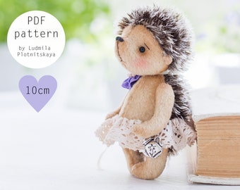 Miniature hedgehog sewing pattern, cute artist  teddy hedgehog pattern, soft toy pattern, woodland animal doll pattern 4 inch