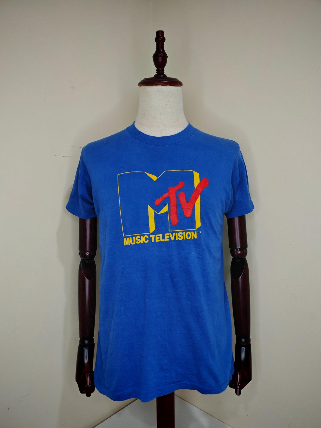 First Edition 1981 MTV You'll Never Look at Music the Same Way Again" T(02)