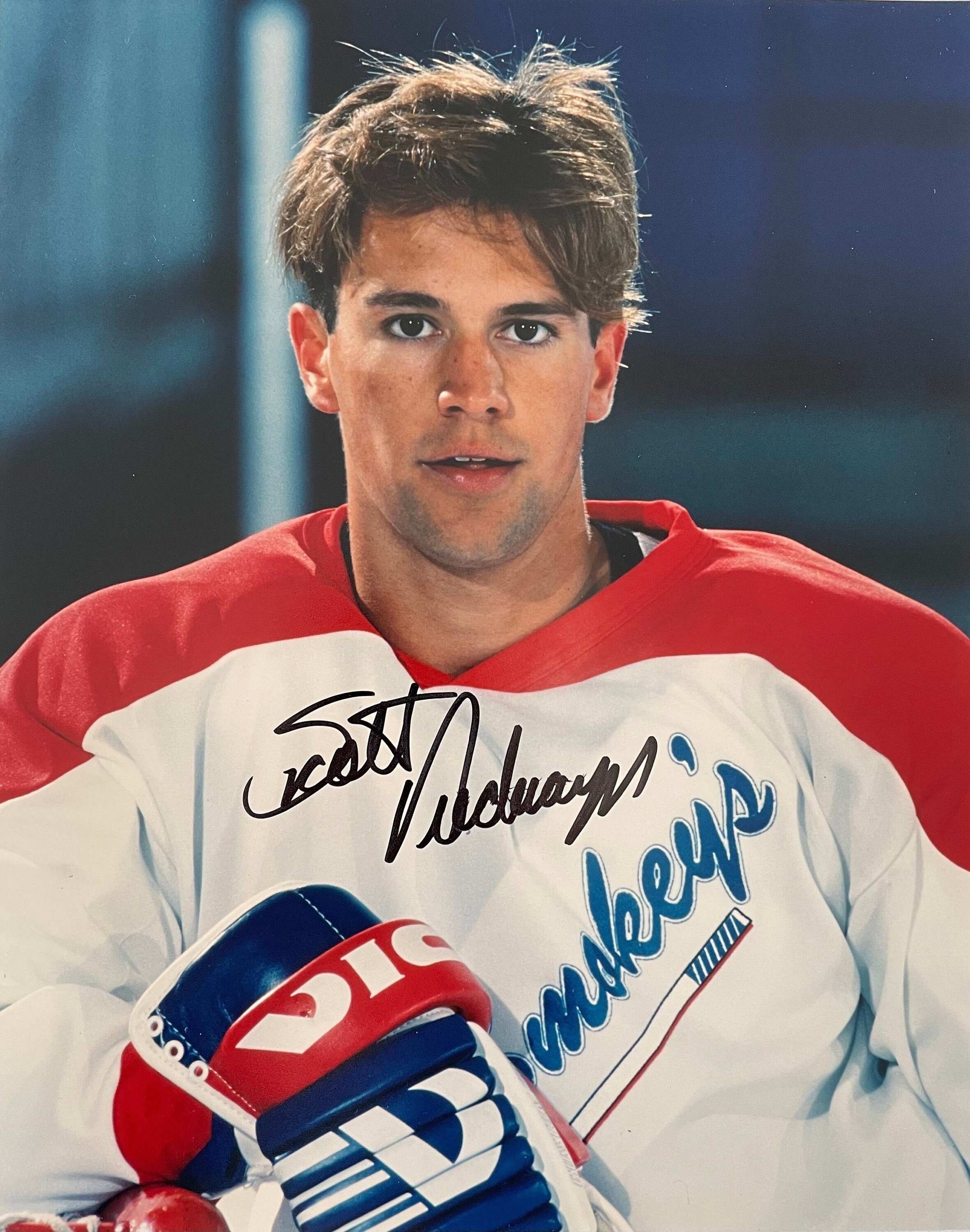 Autographed SCOTT NIEDERMAYER 8X10 New Jersey Devils Photo - Main