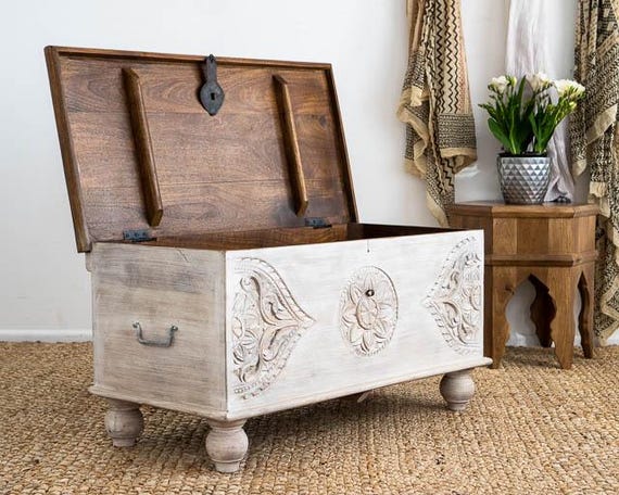 手彫りのマンゴーウッドトランクボックス：ヴィンテージのインド製収納  