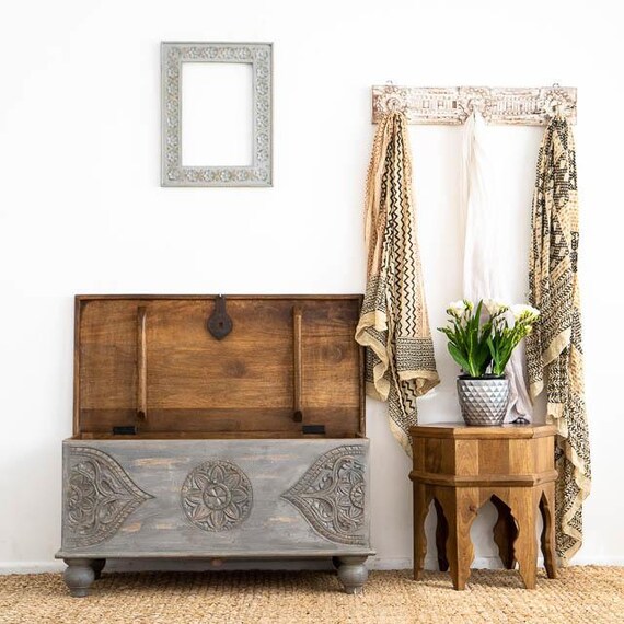 手彫りのマンゴーウッドトランクボックス：ヴィンテージのインド製収納  