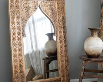 Specchio da parete in legno di mango intagliato a mano: design Charcoal Lotus