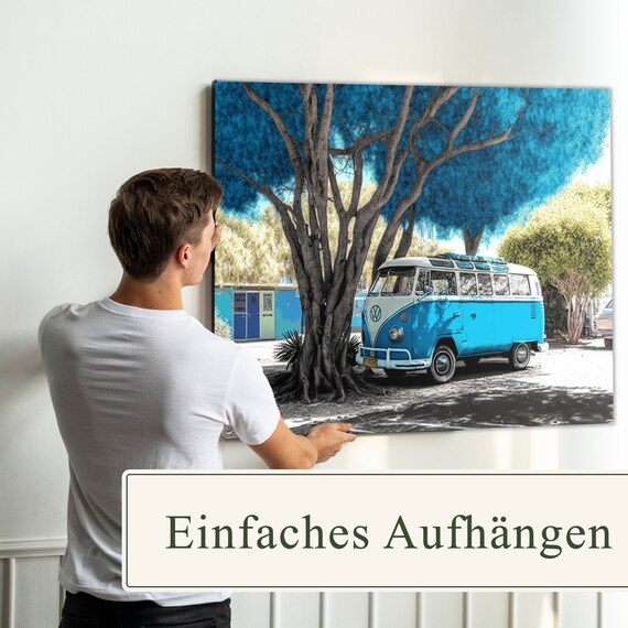 Blauer VW Bulli unter blauen Bäumen Auto Wandmalerei mit Pinsel