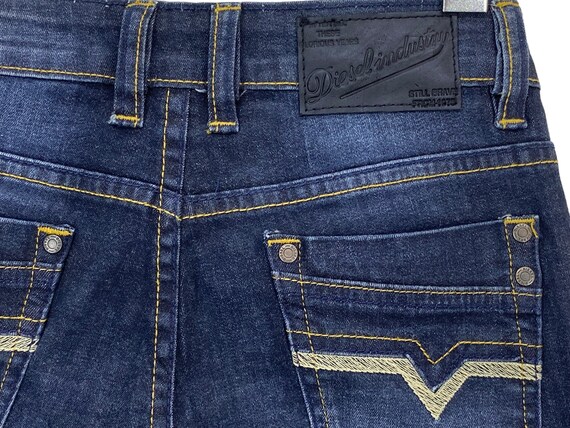 ディーゼル フレア デニム ジーンズ：ダメージ加工 ローライズ、サイズ