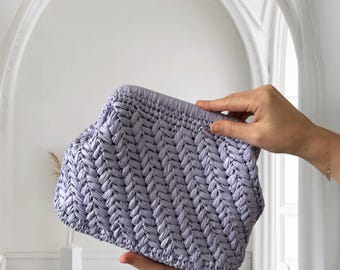 Handgemachte Flieder Clutch Tasche, Clutch aus Stroh Beutel, Satin Gefüttert, Boho Stil