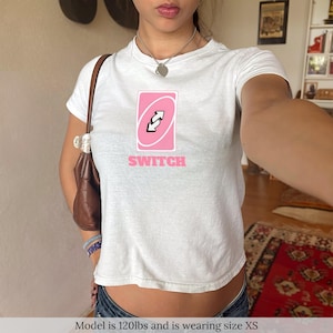 Maglietta per neonati Switch, maglietta divertente Lgbtq regalo grafica per neonati, maglietta bisessuale lesbica Pride, top corto Switch, maglietta con carta inversa Masc Femme Y2K