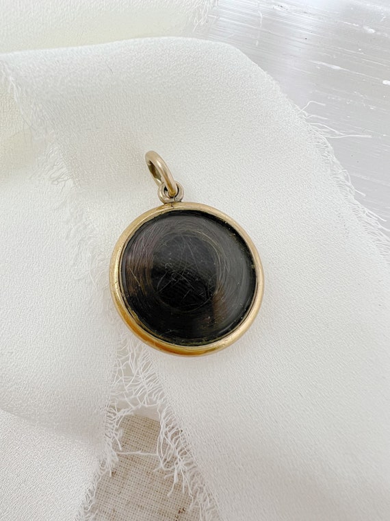 Antique 9ct Yellow Gold Victorian Mourning Pendant - image 4