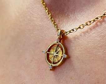 Compass Necklace | Compass Pendant | Statement Necklace | Compass Charm | Gold and Silver Jewelery | Travel Necklace | Vintage | Gift Idea