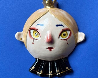 Little circus queen wall mask