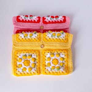PDF Crochet Pattern - Strawberry Book Sleeve - Cute & Protective Crochet Cover - Cute and Easy DIY Book Cover -  Beginner-Friendly Tutorial