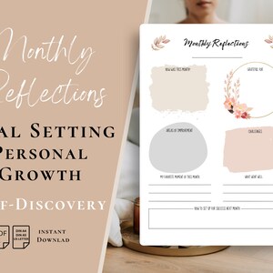 Op de afbeelding: Een printbaar maandelijks reflectieblad met secties voor "Hoe was deze maand?", "Dankbaar voor", "Gebieden van verbetering", "Uitdagingen", "Mijn grootste moment van deze maand", "Wat ging goed" en "Hoe je jezelf kunt voorbereiden op succes volgende maand". Het blad heeft een bloemmotief met roze en gouden accenten.