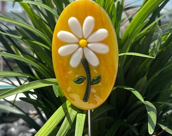 Fused Glass Daisy Garden Plant Stake | Plant Decorations | Garden Art