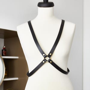 REAL Leather (NOT Synthetic / PU / Vegan) Cross Harness Trivia / Black With Gold Hardware