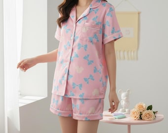 Conjunto de pijama de satén con iconos y lazos de Minnie Mouse, ropa de dormir Disney para niñas, regalo para fans de Minnie Mouse, lindos pijamas Disney para niños y adultos