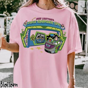 Vintage Buzz Lightyear Space Ranger Spin Shirt, Pixar Disney Toy Story Buzz and Alien Tee, Sci Fi Movie Shirt, Toy Story Land Outfit Bild 3