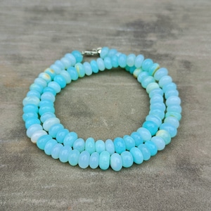 BEST-SELLER Collier de perles d&#39;opale bleue du Pérou, collier de perles rondelles lisses opale, bijoux en opale, collier d&#39;opale bleue dégradée, cadeau pour elle