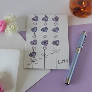 Grußkarte A6 mit Herzen aus Punkten, gefaltet mit Umschlag, Liebe, Love